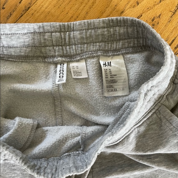 H and M grey Sweatpants XS - Picture 3 of 3